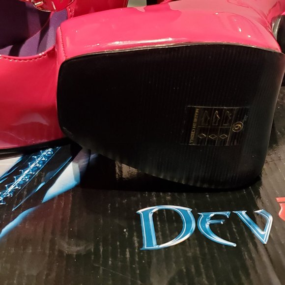 Shiny hot pink stiletto heel shoes - Picture 2 of 4